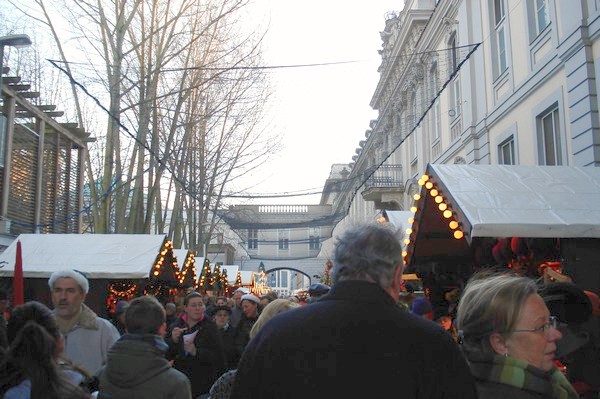 Weihnachtsmarkt am Opernpalais 25.12.08