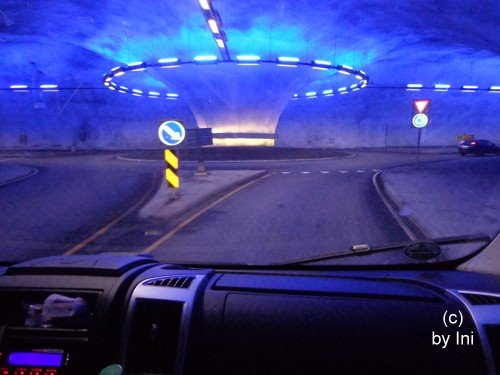 Kreisverkehr im Tunnel