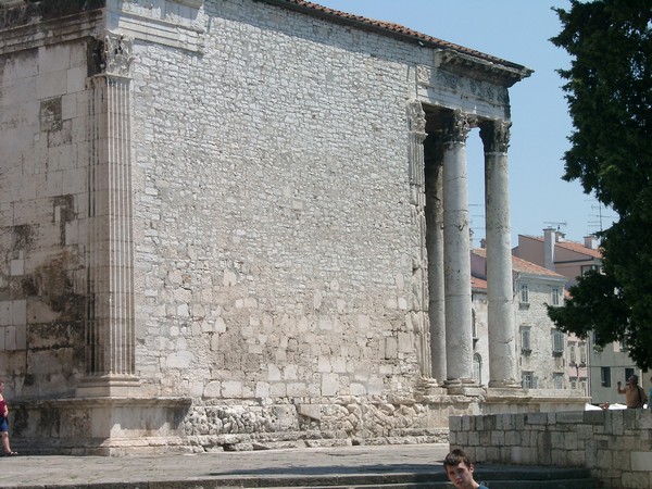 Pula 2004